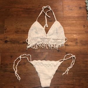 A white crochet shelled bikini set!!